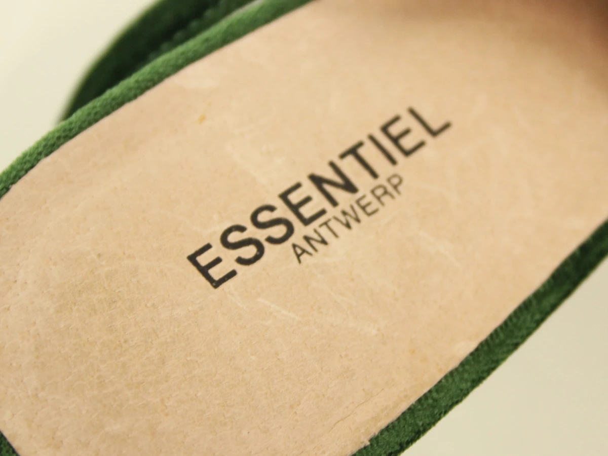 Essentiel Antwerp fluwelen pumps met parels & strass - EU 39 - foto 4