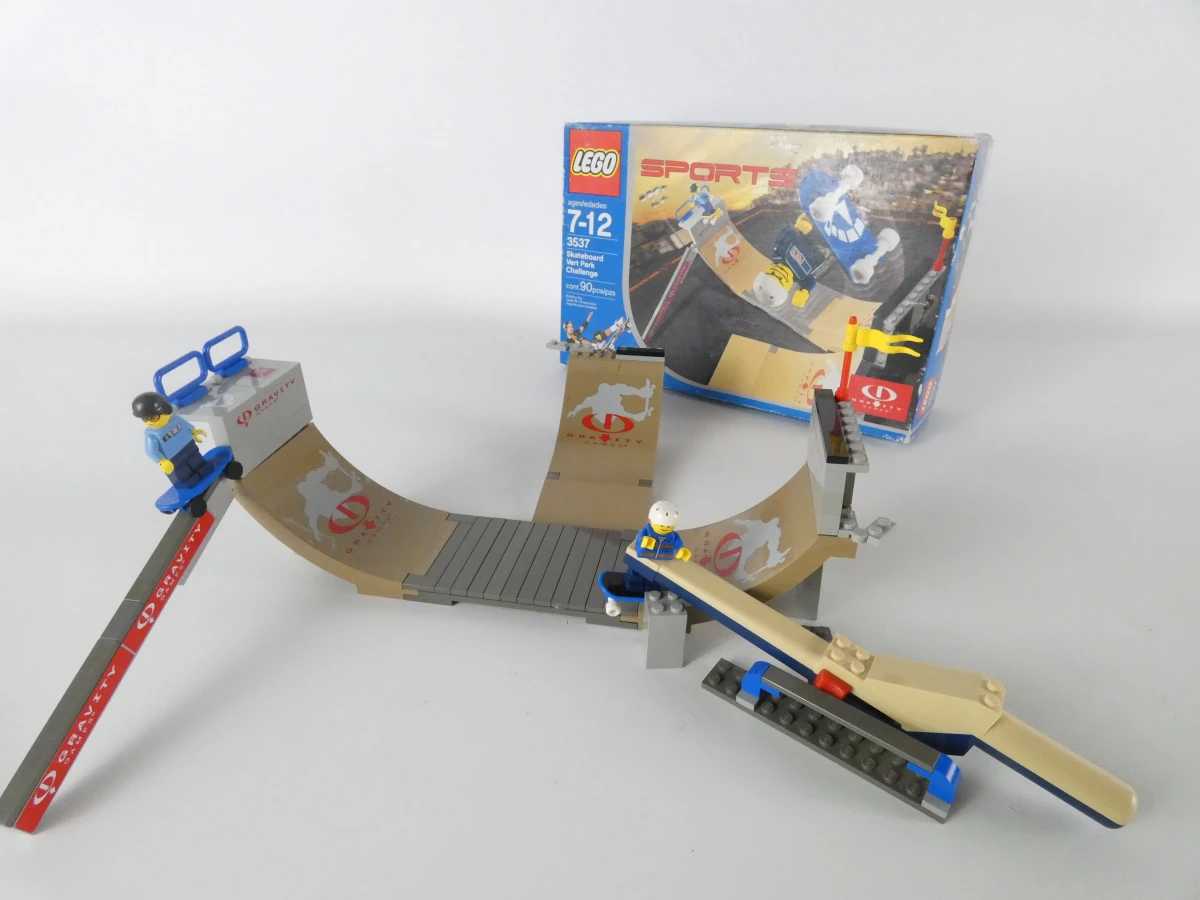 LEGO verzameling – Skatepark, Piratenvlot, Paradisa strandset & 3 grote opbergdozen - foto 7