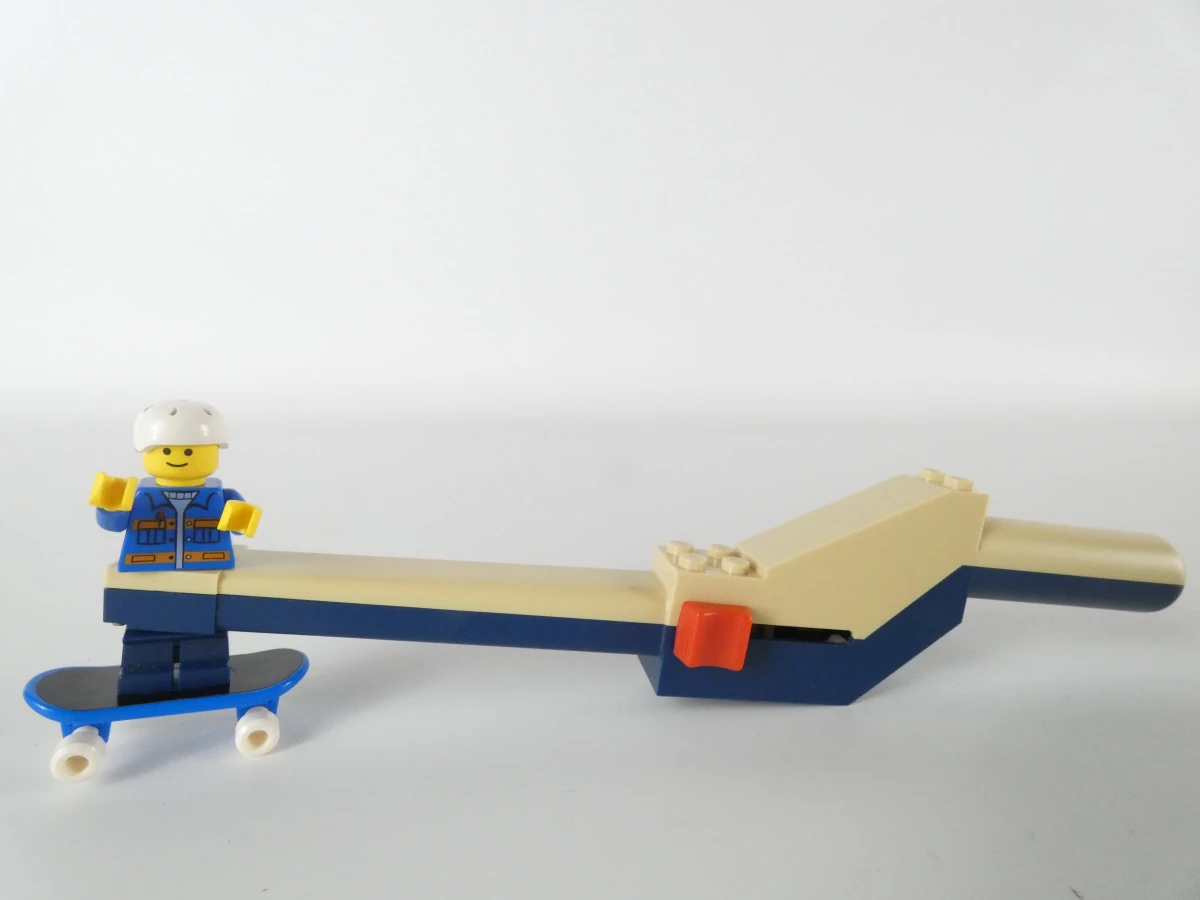 LEGO verzameling – Skatepark, Piratenvlot, Paradisa strandset & 3 grote opbergdozen - foto 9