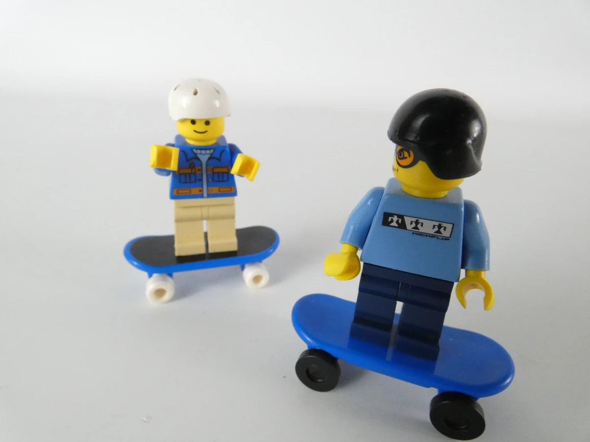 LEGO verzameling – Skatepark, Piratenvlot, Paradisa strandset & 3 grote opbergdozen - foto 10