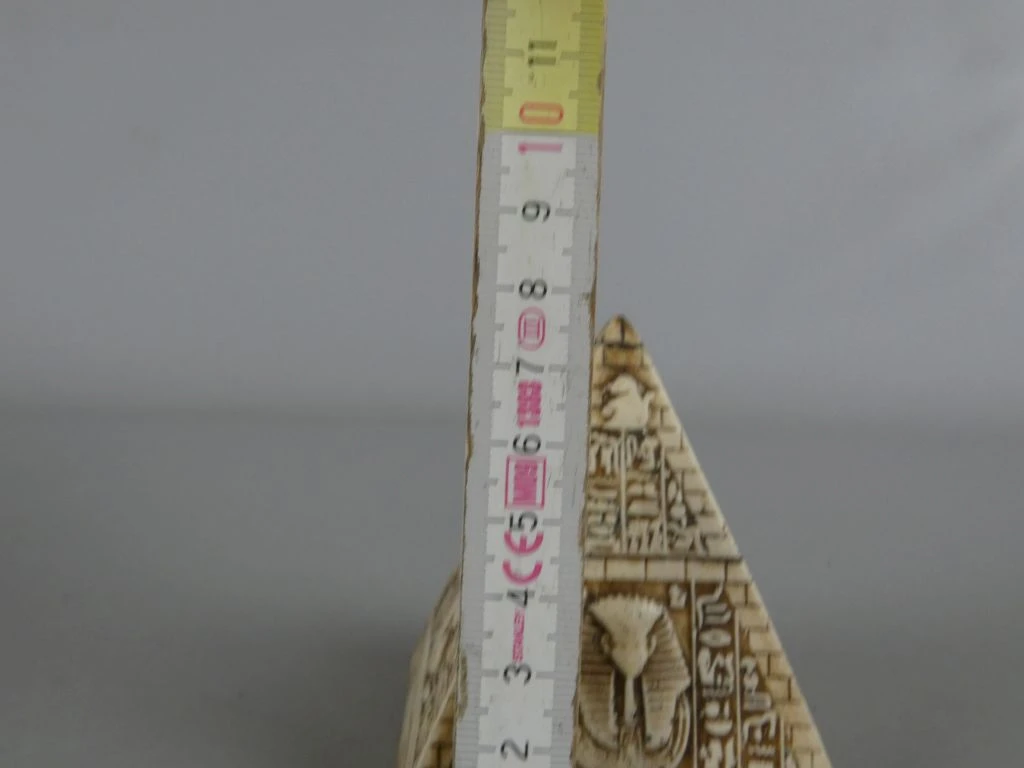 Decoratieve piramide met Egyptische hiërogliefen - foto 7