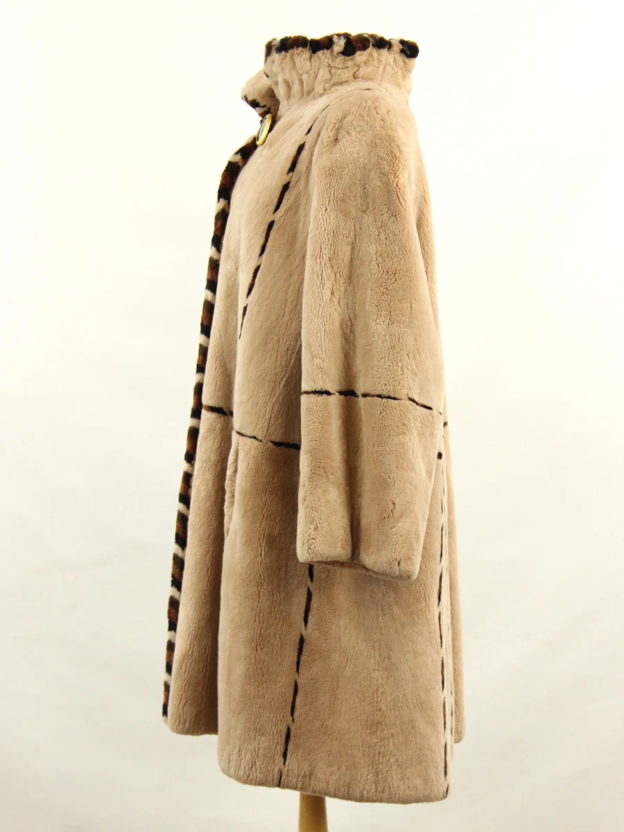 ZUKI - Exclusieve Canadese faux fur mantel - beige met bruine details - made in Canada - foto 6