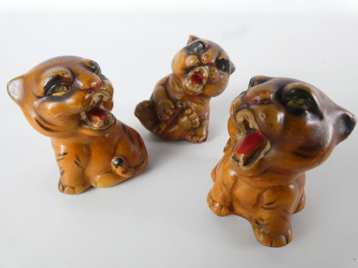 Keramische puntenslijpers uit China – set van 15 – Aziatische figuren, sporters, muzikanten en tijgers - foto 2