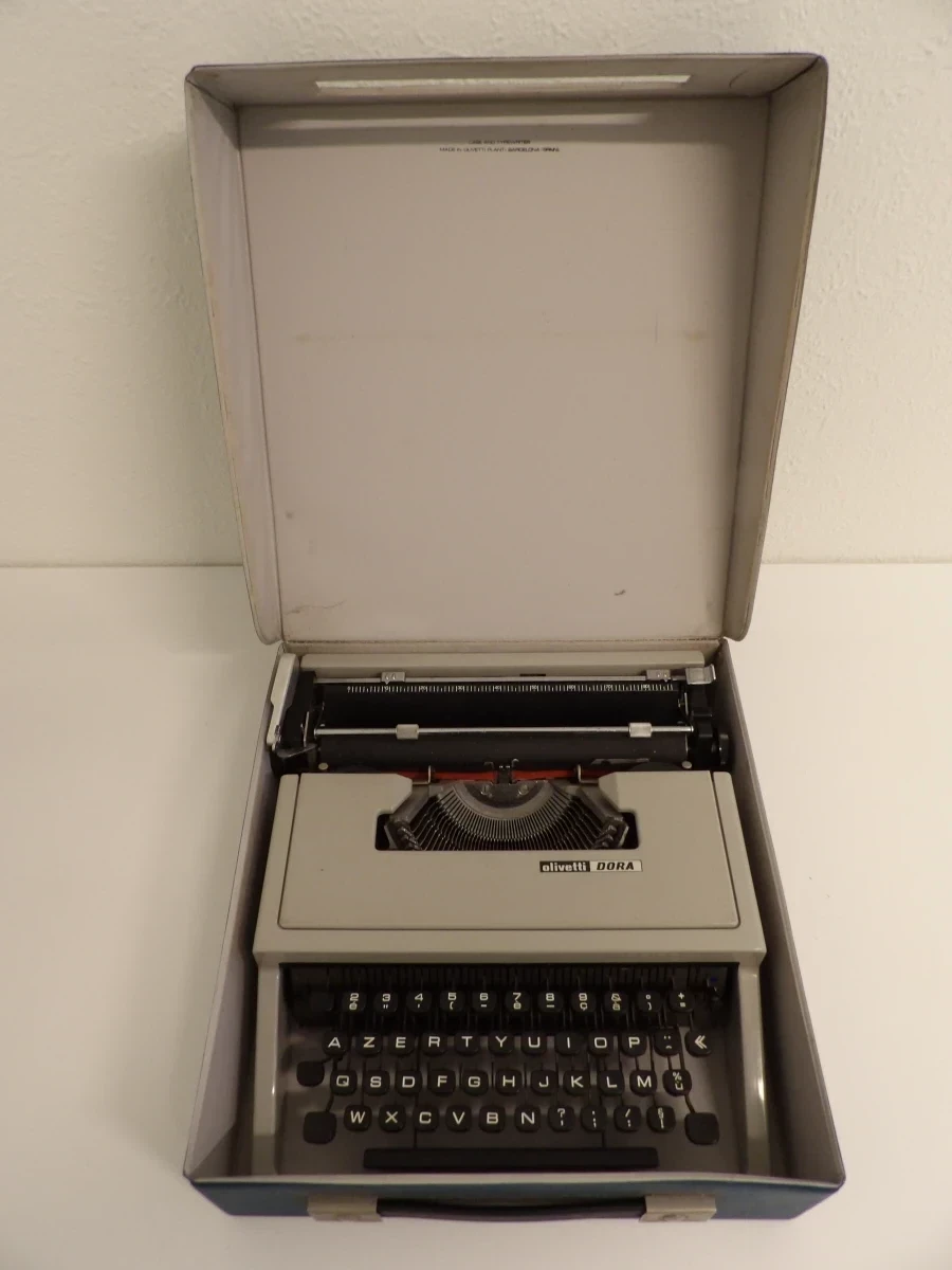 Olivetti Dora draagbare mechanische typemachine - foto 4