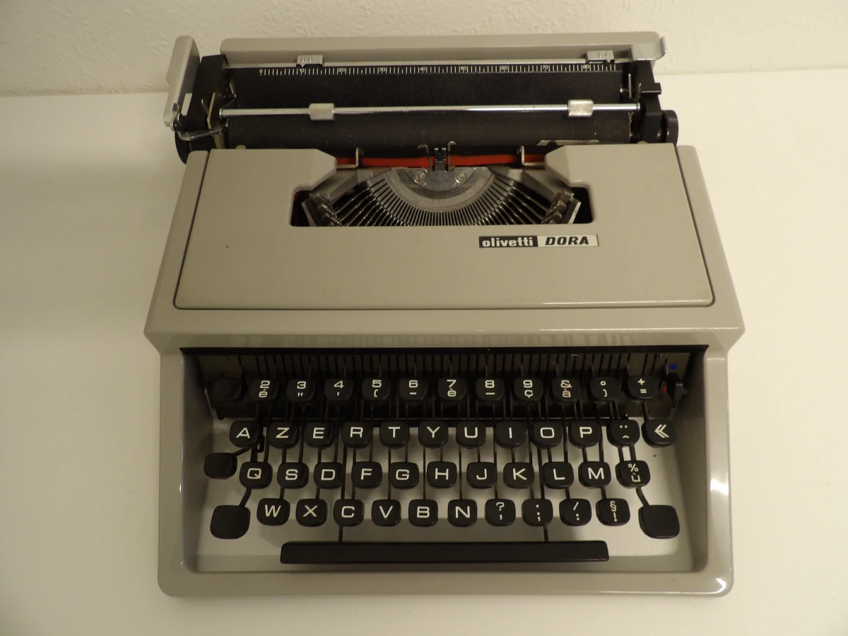 Olivetti Dora draagbare mechanische typemachine - foto 2