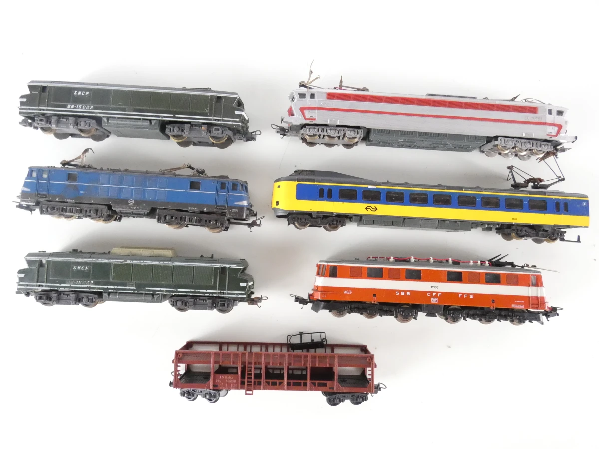 Modeltreinen en rails set met diverse wagons en wissels - Lima - foto 11