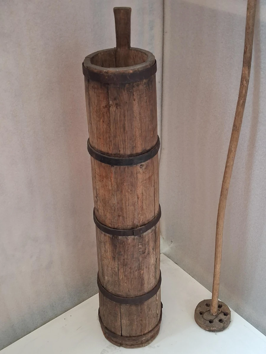 Antieke houten stootkarn - foto 2