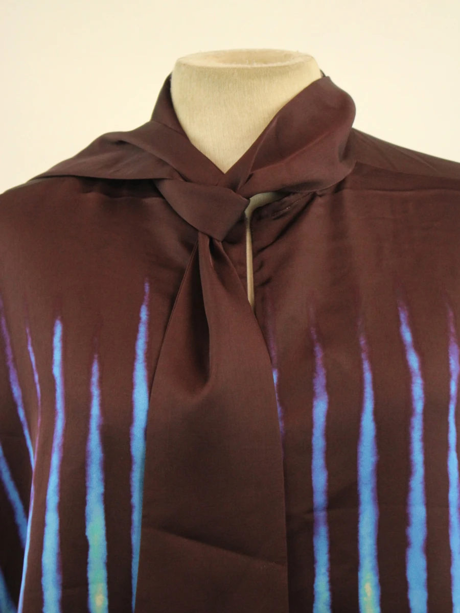 ESSENTIEL ANTWERP - Prachtige oversized blouse met kleurrijke print en sjaalkraag - foto 2