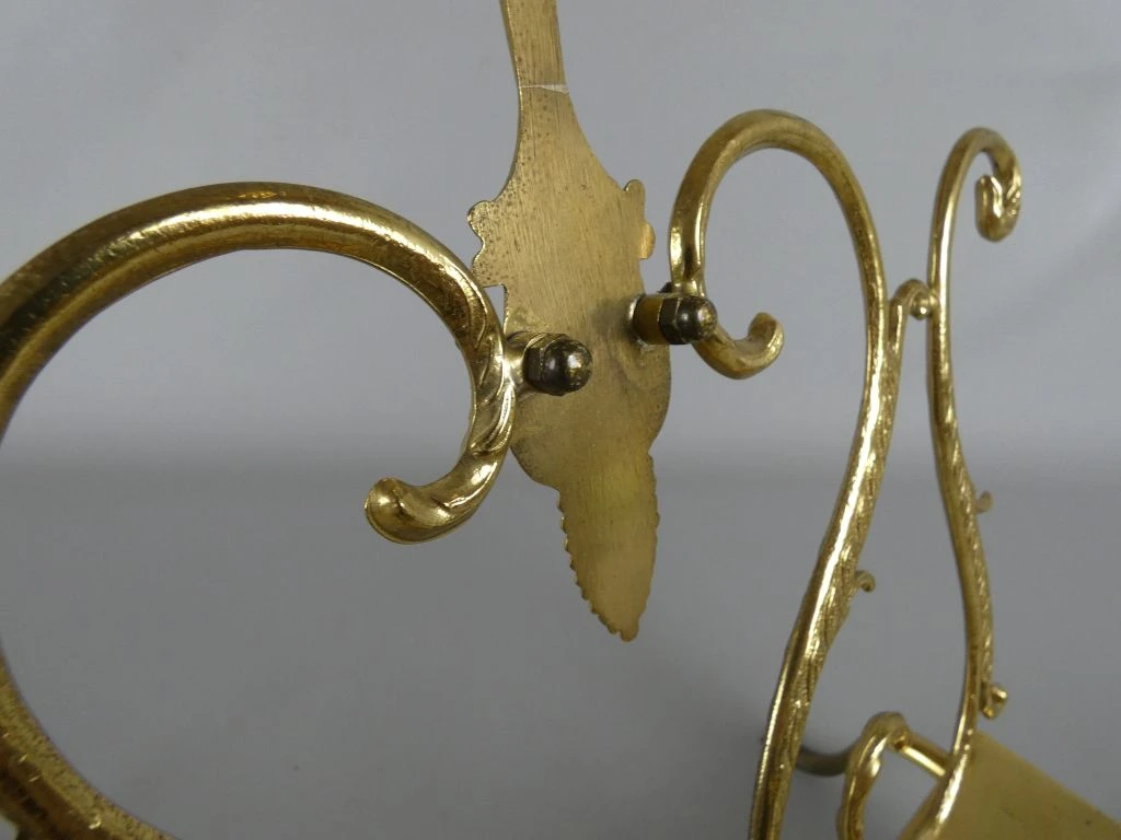 Metalen sierlijke krantenhouder met handvat - foto 3