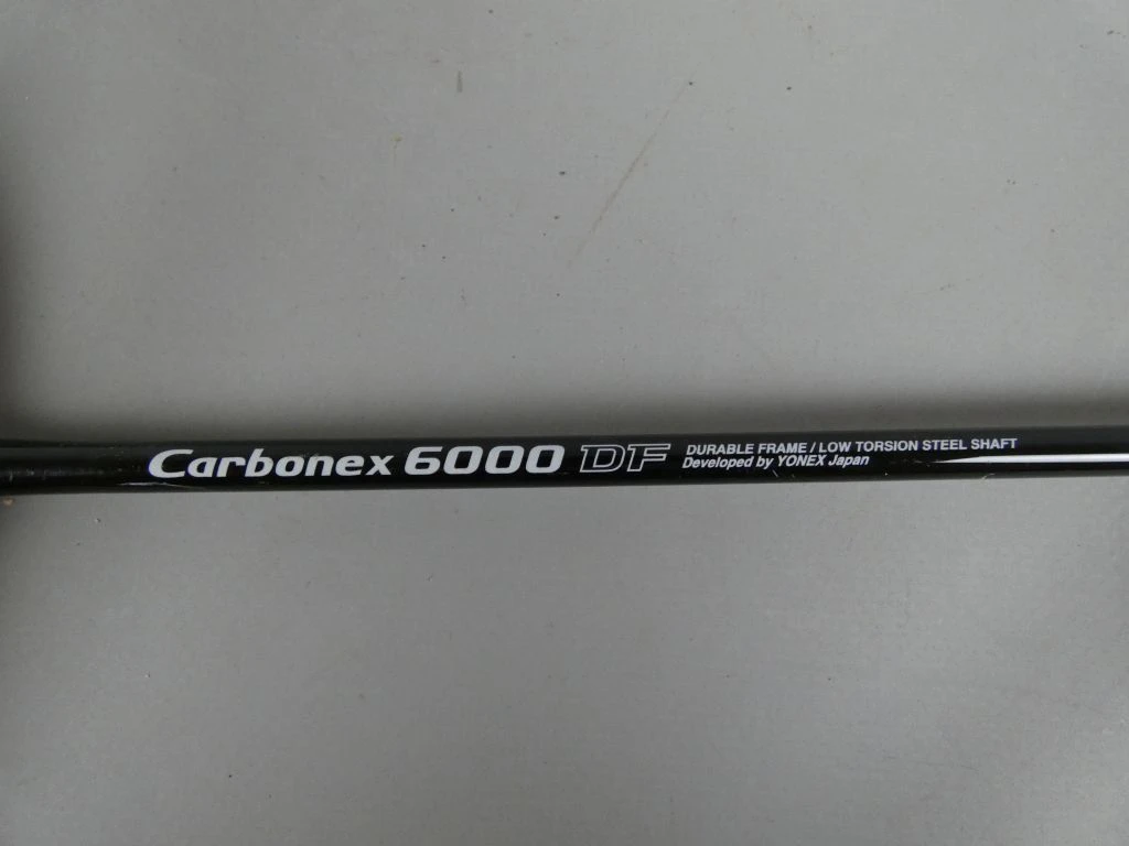 Set van 2 Yonex Carbonex 6000 DF badmintonrackets - foto 3