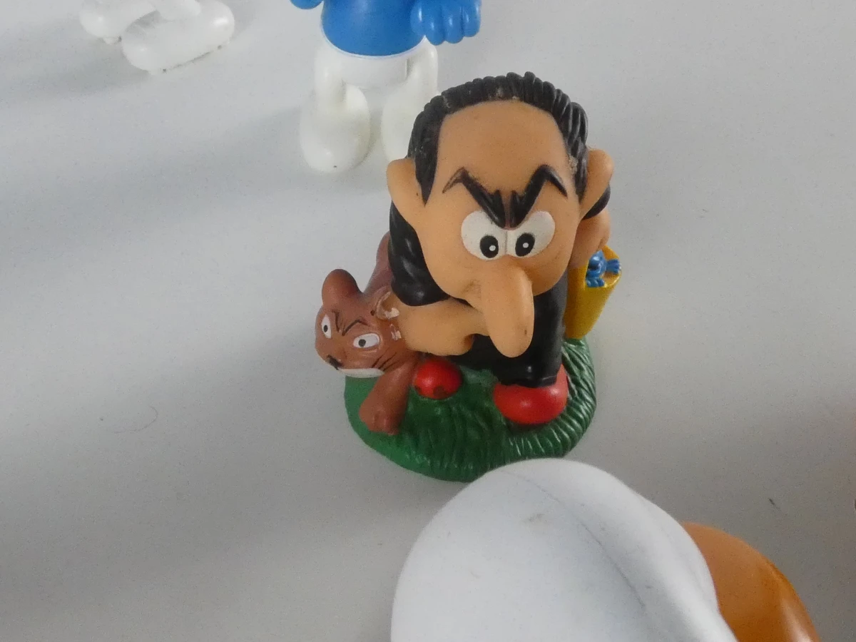 Lot van Smurfenfiguren met Gargamel-knuffel. - foto 9