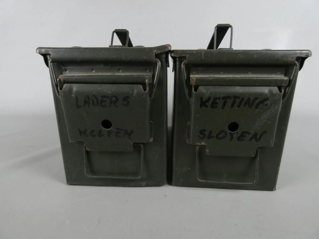 Set van 2 metalen munitiekisten 9mm - foto 3