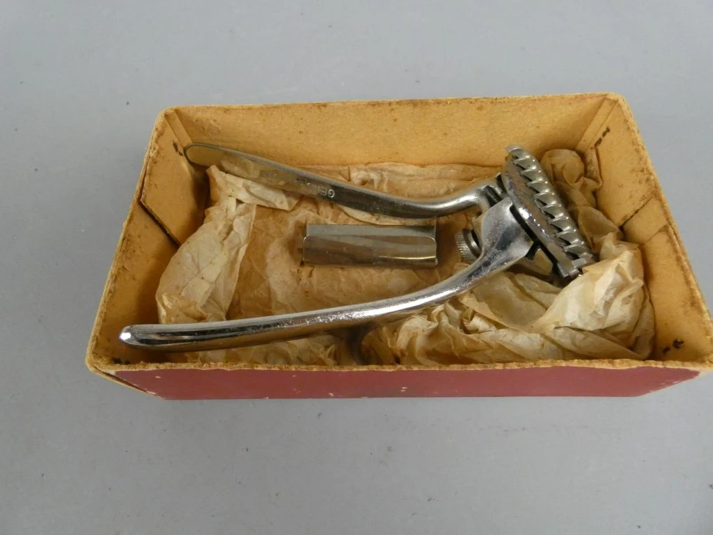 Vintage haarschneider met accessoires in originele doos - foto 2