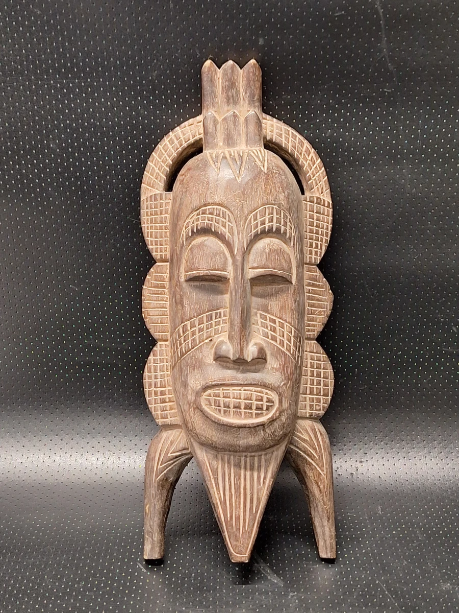 Set van twee handgesneden Afrikaanse tribale decoratiemaskers - foto 9