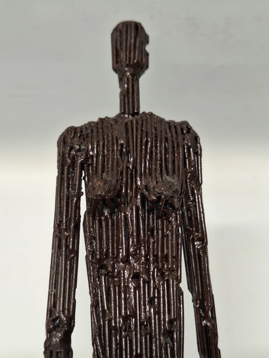Paar modernistische metalen beelden in de stijl van Alberto Giacometti - foto 16
