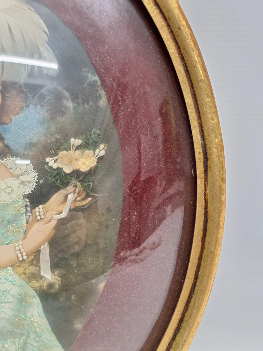 Set van 2 antieke ovalen 3D diorama kijkkasten / textielschilderijen in vergulde lijsten - foto 18