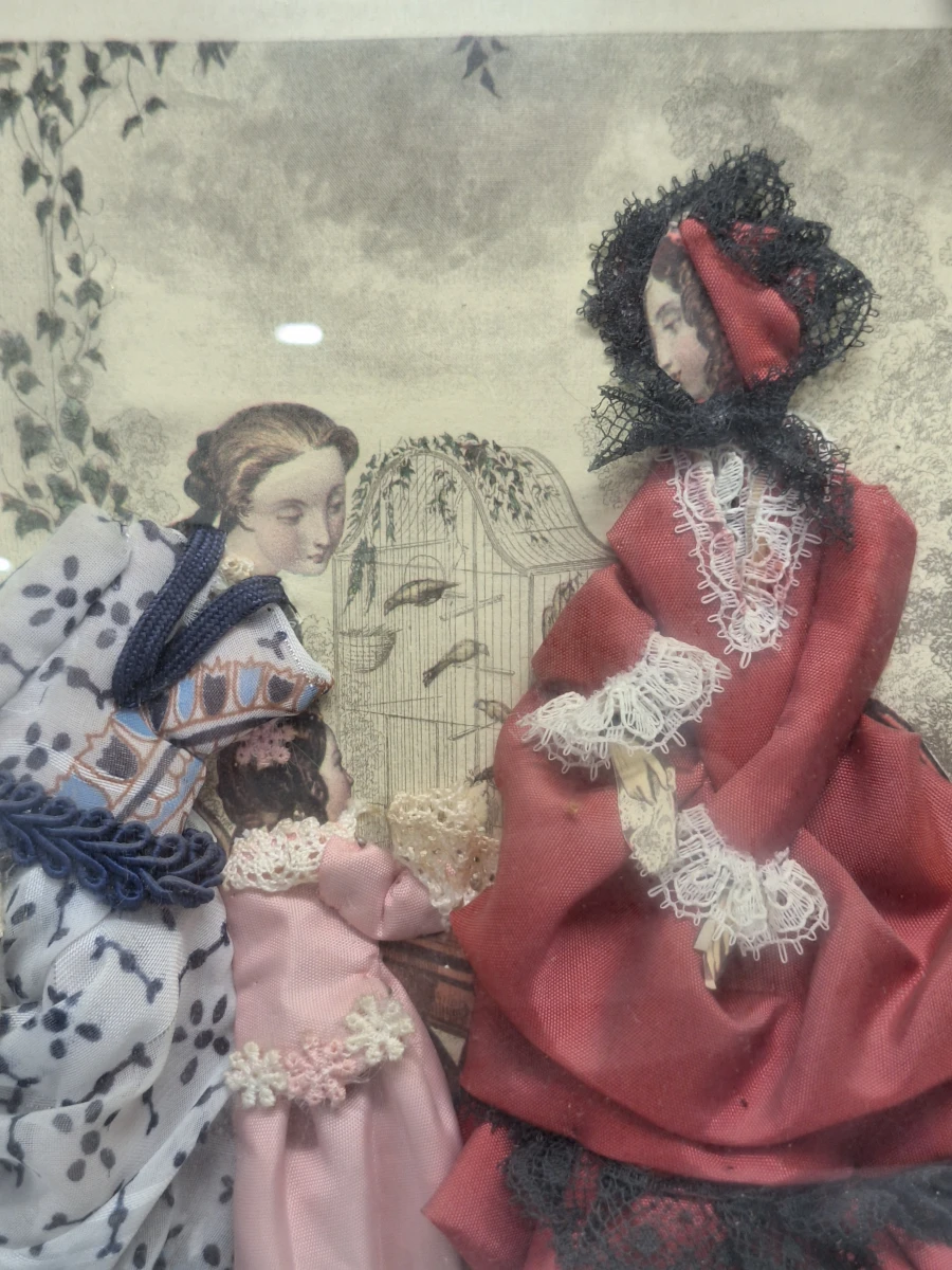 Set van 2 antieke ovalen 3D diorama kijkkasten / textielschilderijen in vergulde lijsten - foto 5