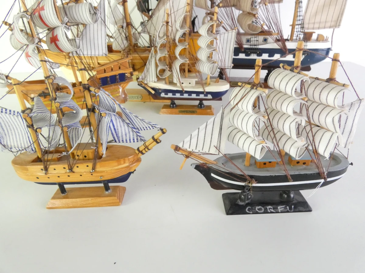 Set van 7 decoratieve houten modelzeilschepen - foto 3