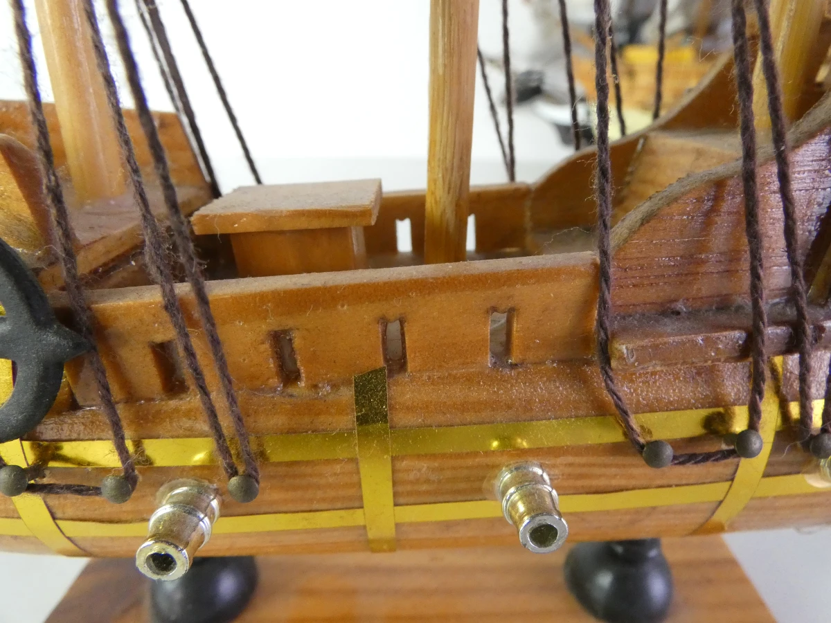 Set van 7 decoratieve houten modelzeilschepen - foto 8