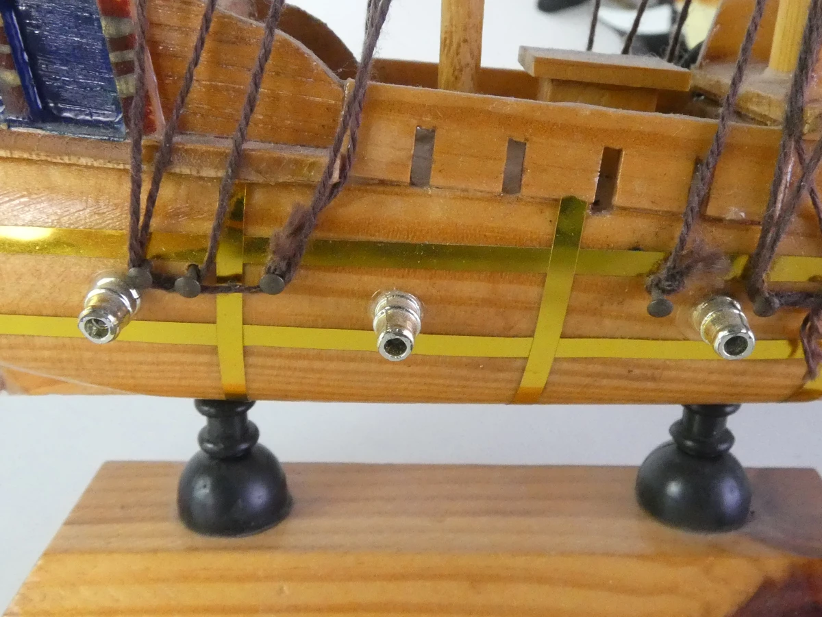 Set van 7 decoratieve houten modelzeilschepen - foto 12