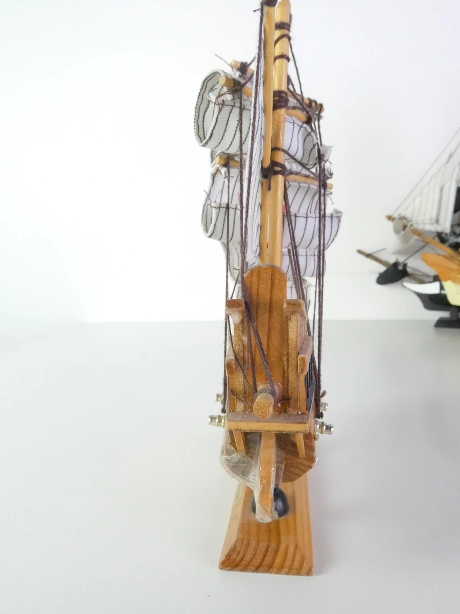 Set van 7 decoratieve houten modelzeilschepen - foto 14