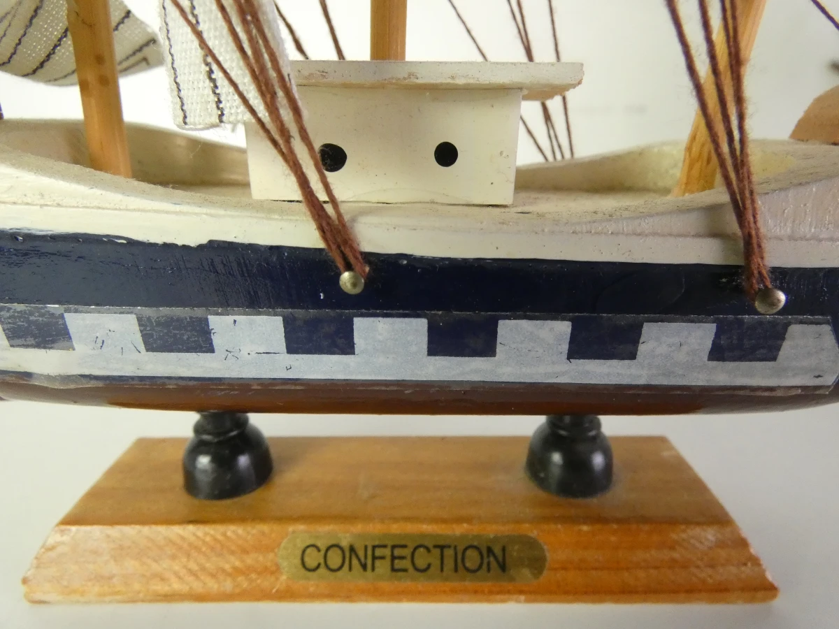 Set van 7 decoratieve houten modelzeilschepen - foto 18