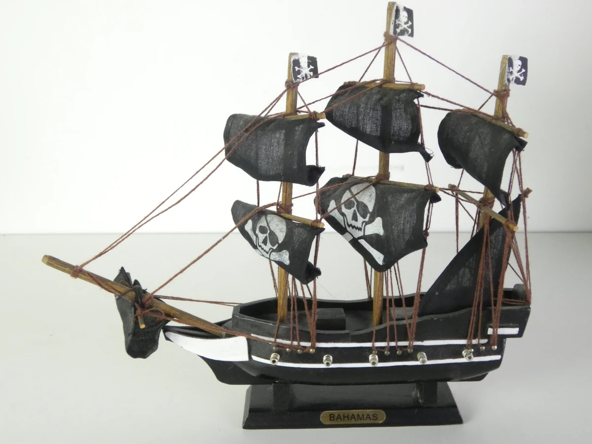 Set van 7 decoratieve houten modelzeilschepen - foto 22