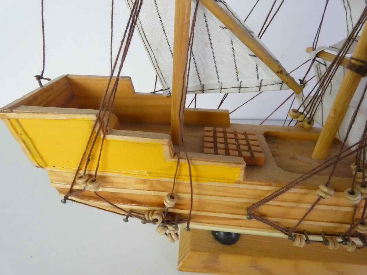 Set van 7 decoratieve houten modelzeilschepen - foto 31