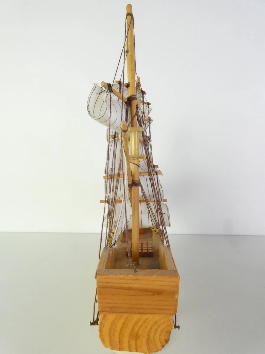 Set van 7 decoratieve houten modelzeilschepen - foto 32