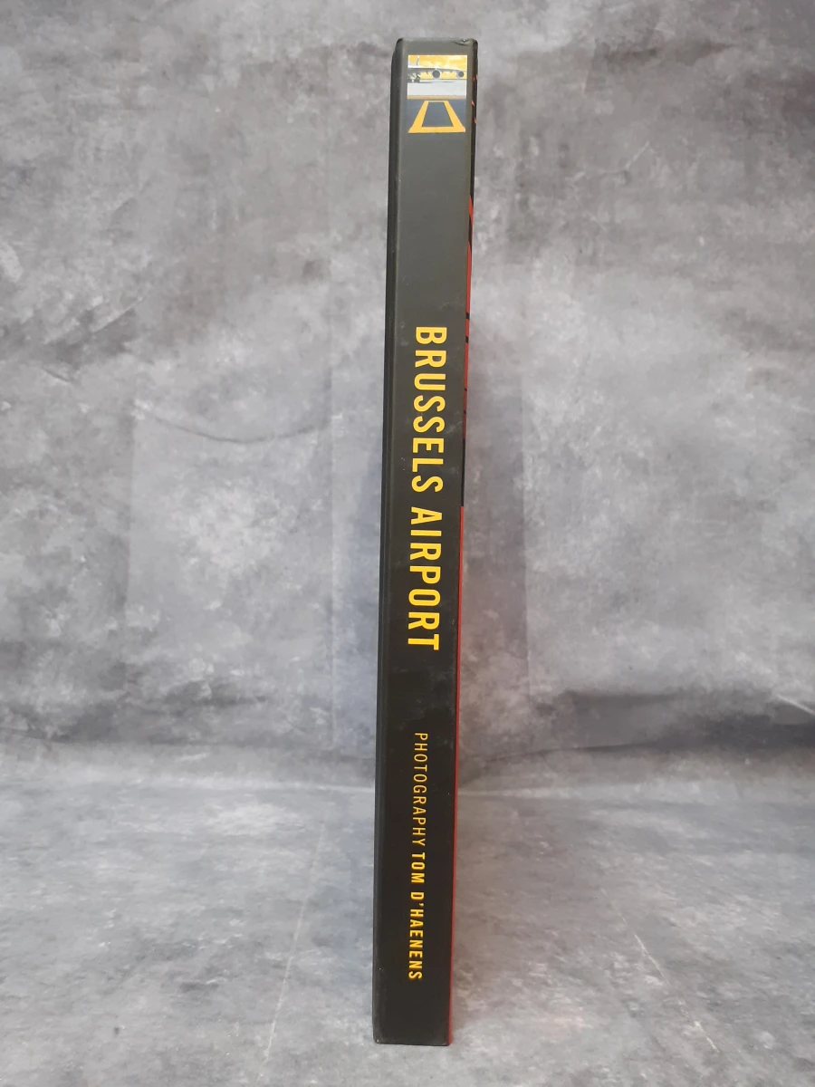 Boek: Luxe fotoboek Tom D'haenens - Brussels Airport