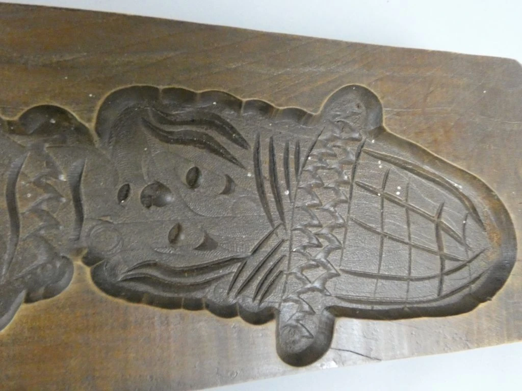 Houten mal met figuur en scheuren - foto 2