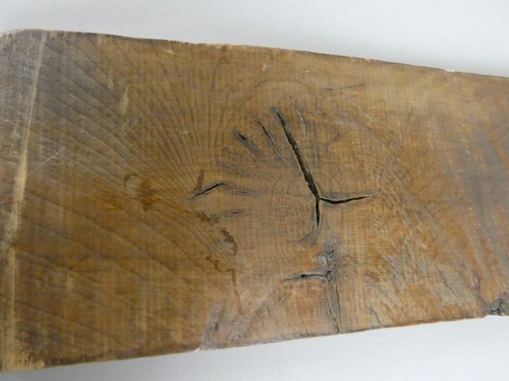 Houten mal met figuur en scheuren - foto 5