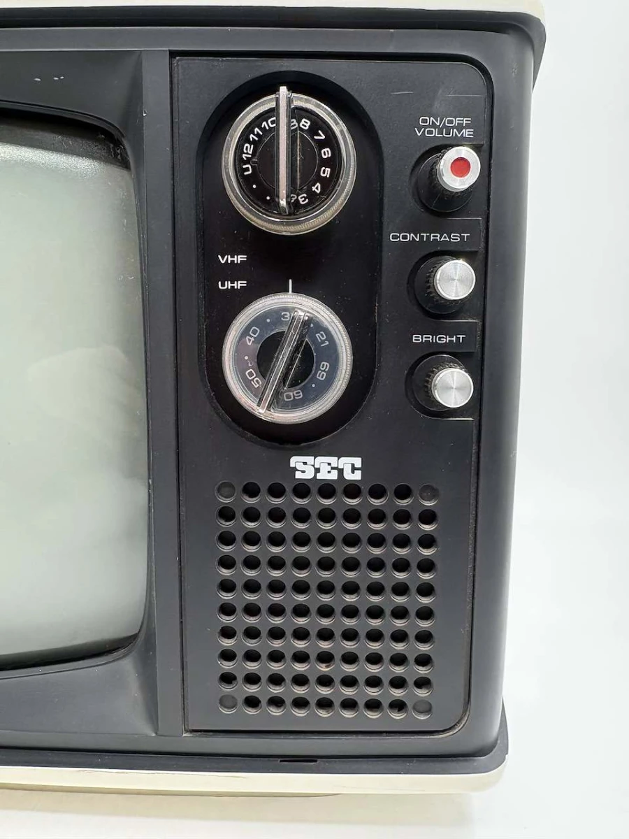 werkende SEC RP_205BC Draagbare zwart-wit televisie - foto 3