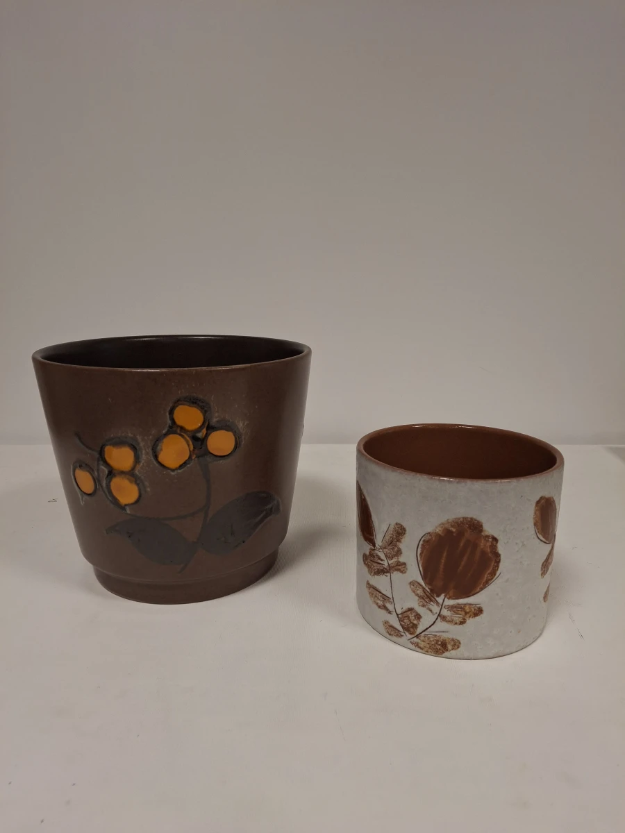 Set van 2 vintage bloempotten met bloemmotief - foto 2