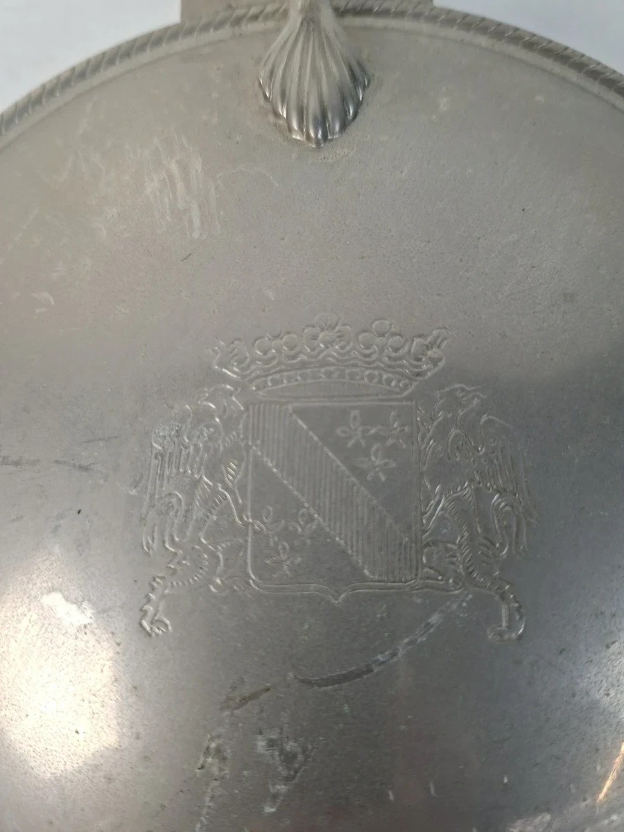Antieke Verzilverde/Metalen Tafel-Kruimelvanger ("Silent Butler") met Gegraveerd Familiewapen - foto 5