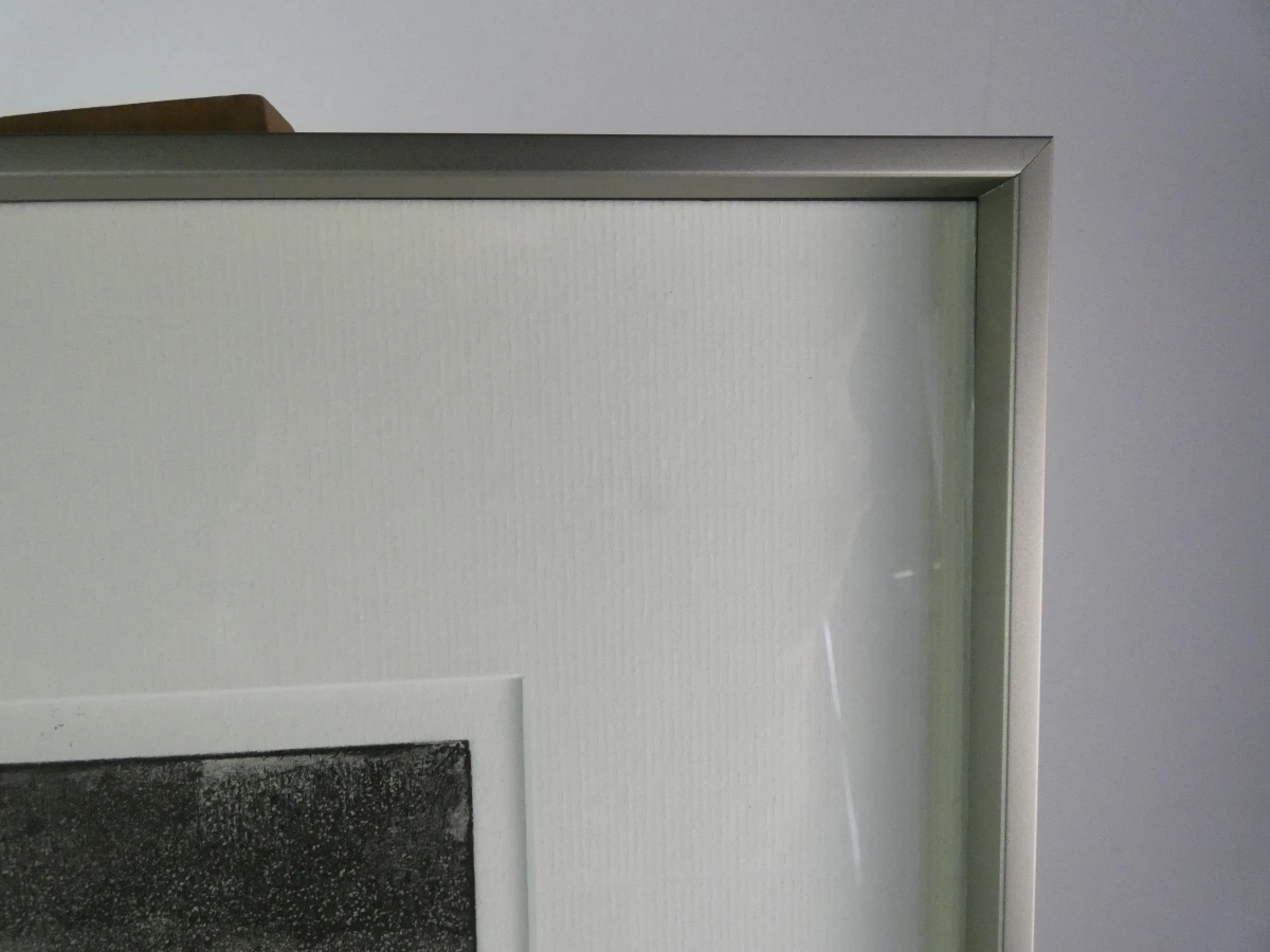 Mysterieus Surrealistisch Kunstwerk achter glas - foto 12
