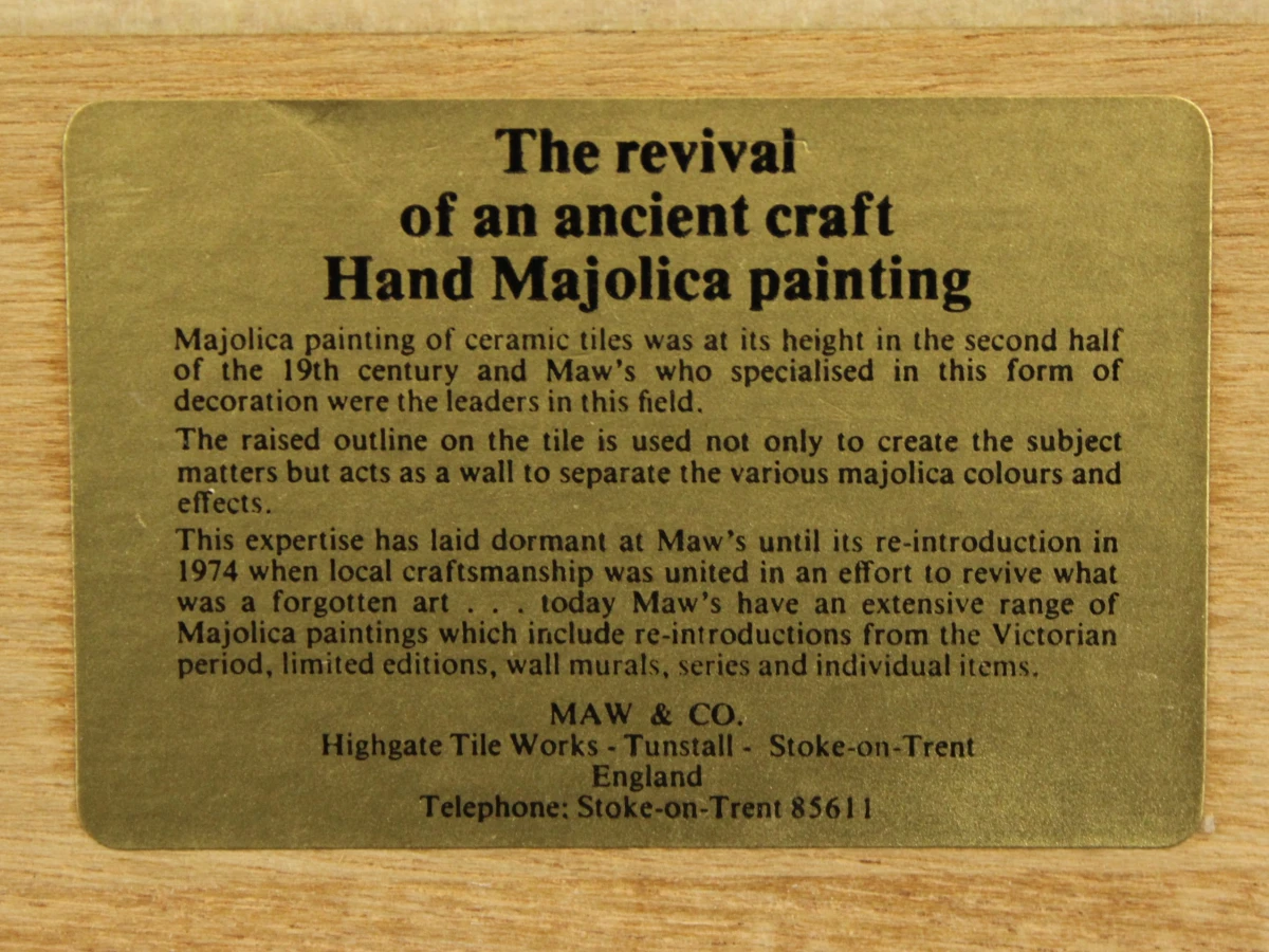 Maw & Co. – handbeschilderd majolicategeltableau met steigerend paard - foto 8