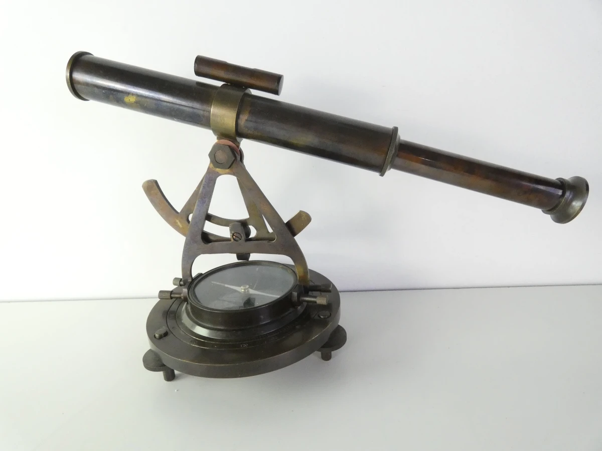 Decoratieve theodoliet met telescoop en kompas - foto 7