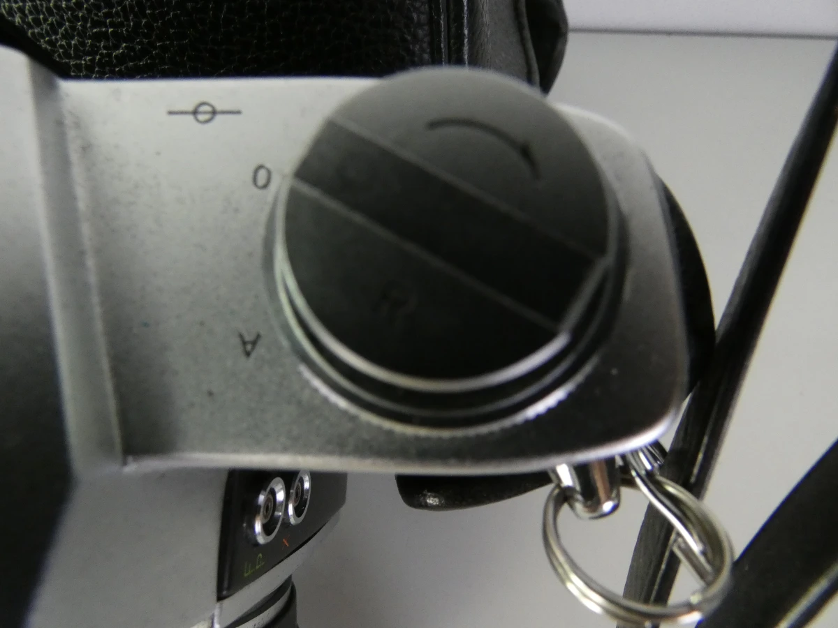 Vintage Yashica Penta J met 50mm f/2-lens - foto 11