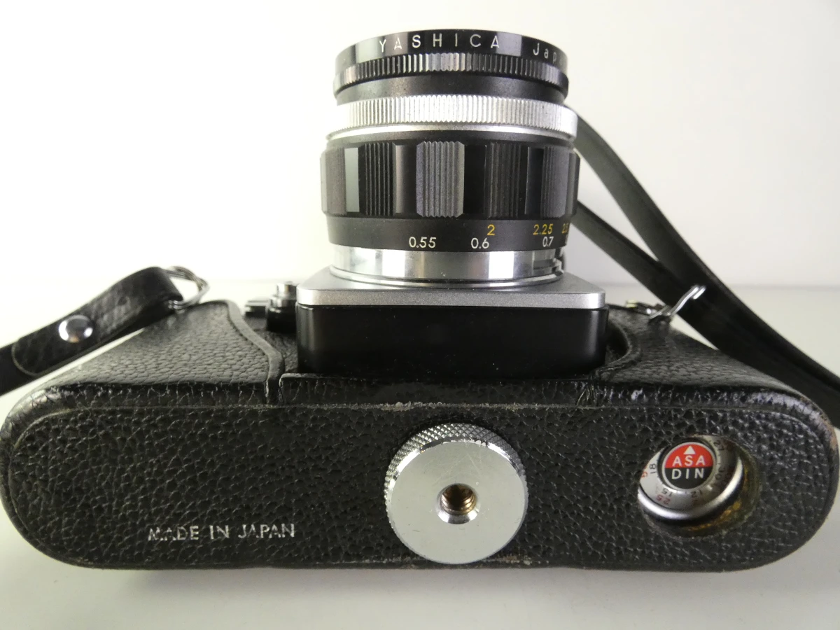 Vintage Yashica Penta J met 50mm f/2-lens - foto 12
