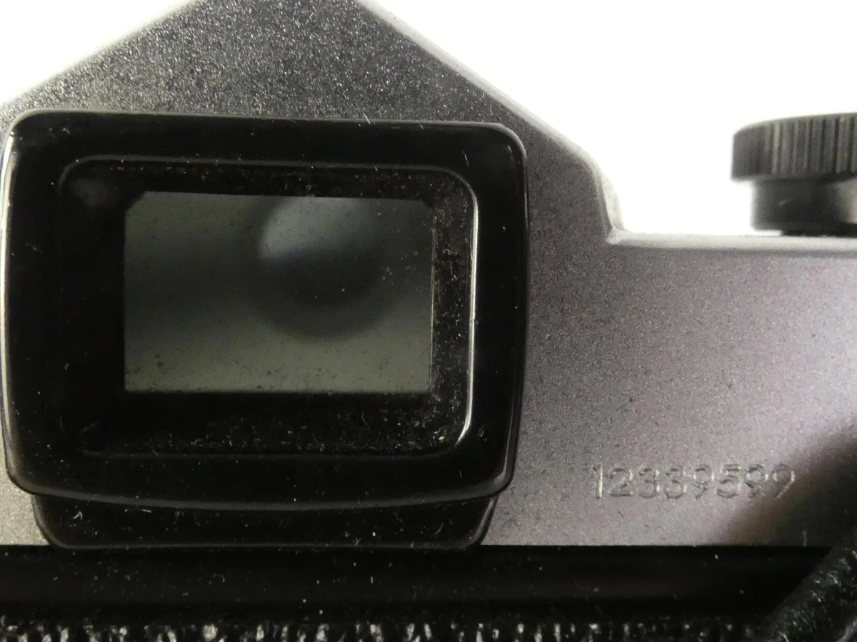 Vintage Yashica Penta J met 50mm f/2-lens - foto 17