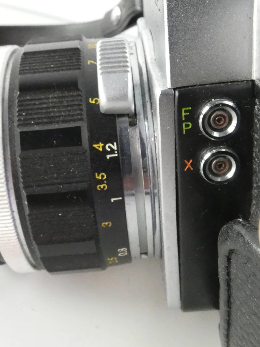 Vintage Yashica Penta J met 50mm f/2-lens - foto 18
