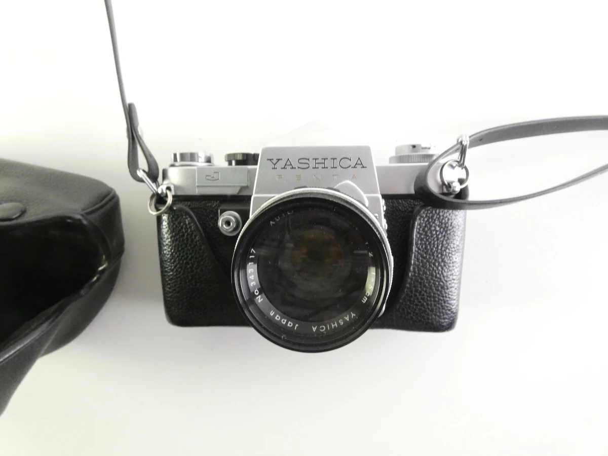 Vintage Yashica Penta J met 50mm f/2-lens - foto 2