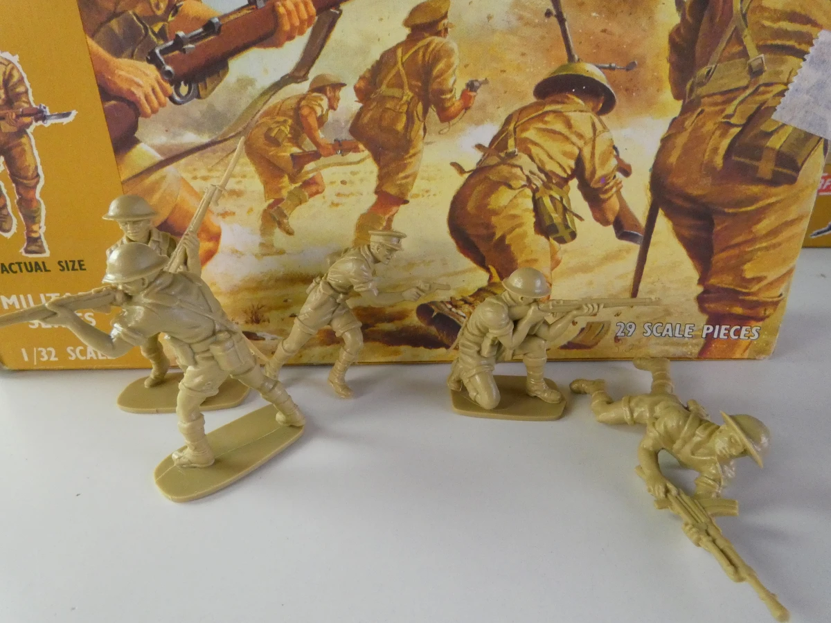 Vintage modelbouwdozen Airfix, Tamiya & Revell - foto 6