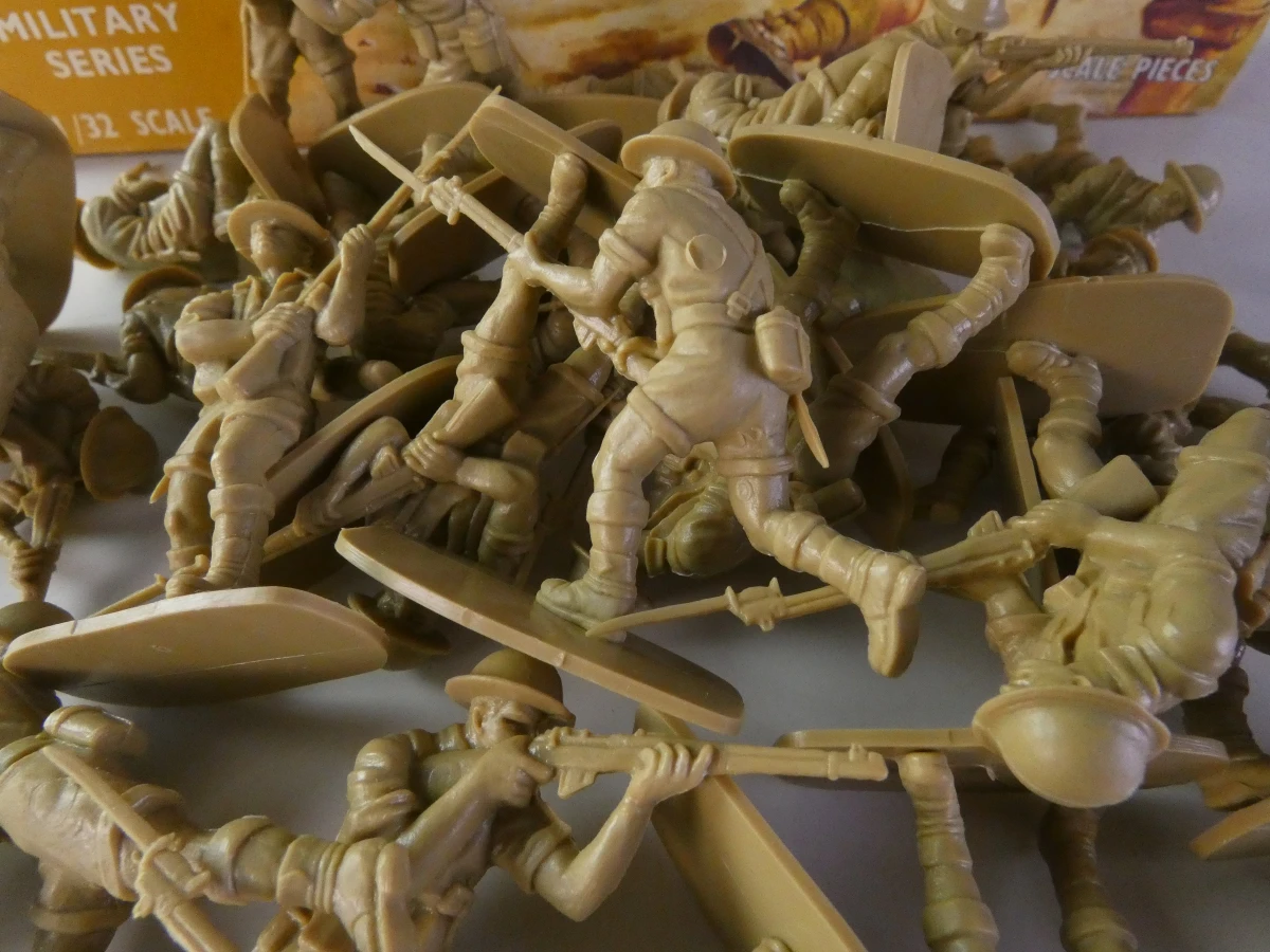 Vintage modelbouwdozen Airfix, Tamiya & Revell - foto 7