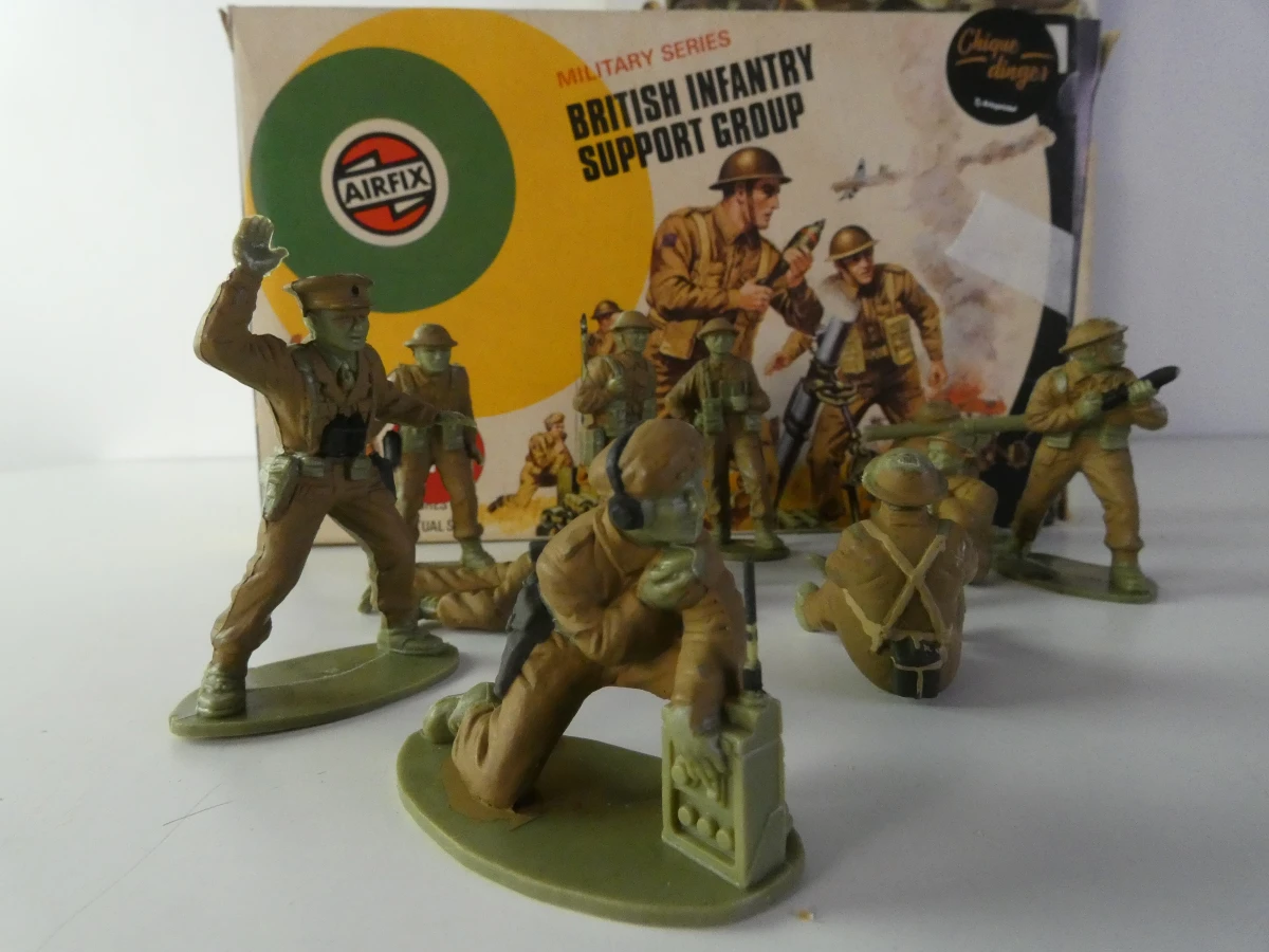 Vintage modelbouwdozen Airfix, Tamiya & Revell - foto 10