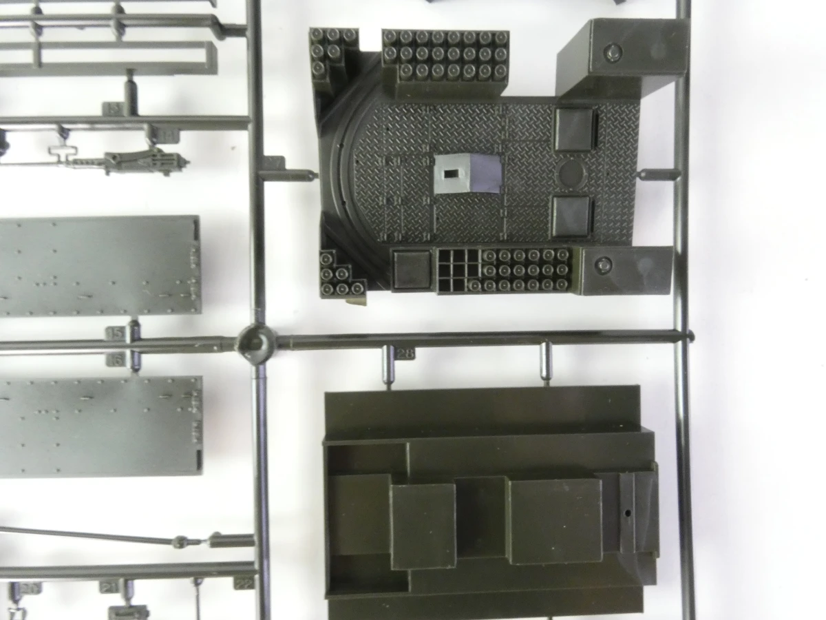 Vintage modelbouwdozen Airfix, Tamiya & Revell - foto 23