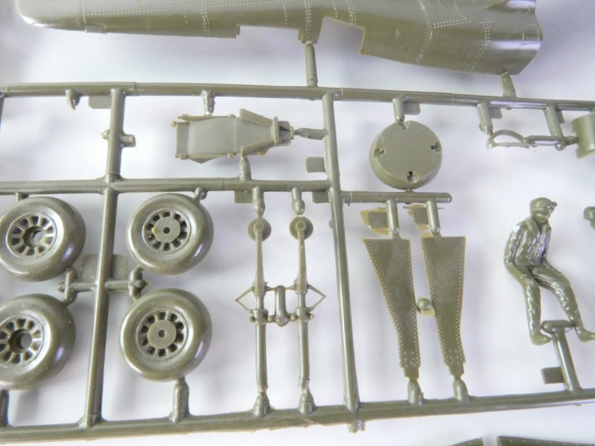 Vintage modelbouwdozen Airfix, Tamiya & Revell - foto 30