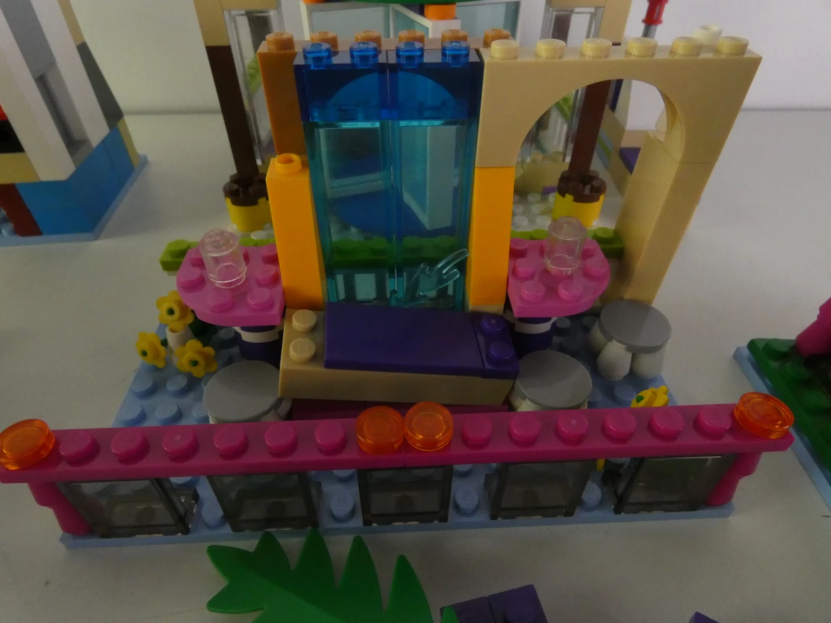 LEGO Friends - uitgebreide bouwset met gebouwen en accessoires - foto 5