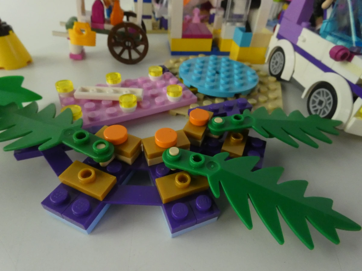 LEGO Friends - uitgebreide bouwset met gebouwen en accessoires - foto 14